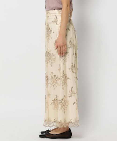 mysty woman(ミスティウーマン)の「フローラル刺繍スカート 105074(スカート・レディース・モカ/ブルー系その他/アイボリー・FREE)」の9枚目の写真