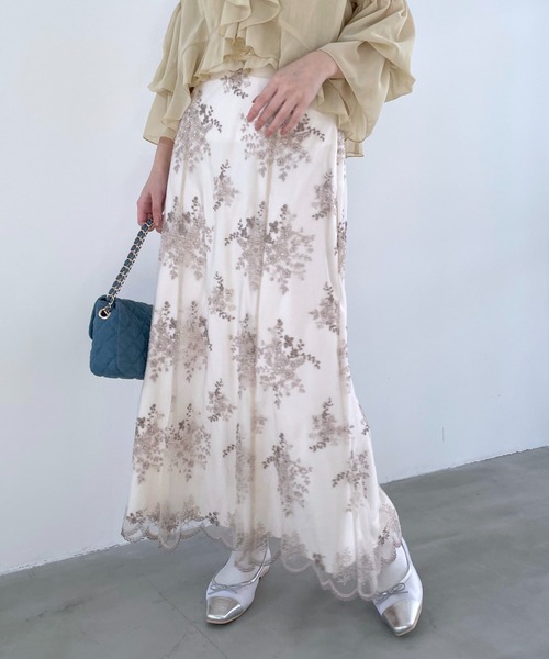 mysty woman(ミスティウーマン)の「フローラル刺繍スカート 105074(スカート・レディース・モカ/ブルー系その他/アイボリー・FREE)」の20枚目の写真