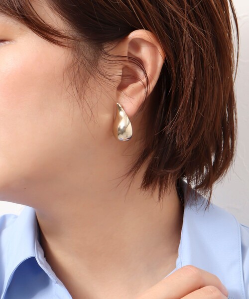 NOLLEY’S Sophi(ノーリーズソフィ)の「ボリュームドロップイヤリング(イヤリング・レディース・シルバー/ゴールド・FREE)」の4枚目の写真