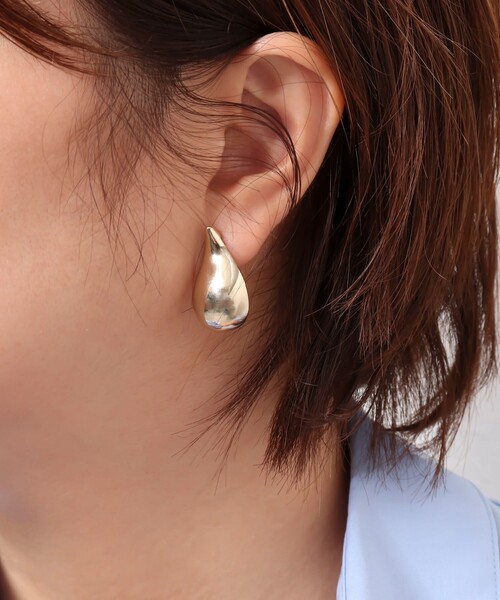 NOLLEY’S Sophi(ノーリーズソフィ)の「ボリュームドロップイヤリング(イヤリング・レディース・シルバー/ゴールド・FREE)」の7枚目の写真