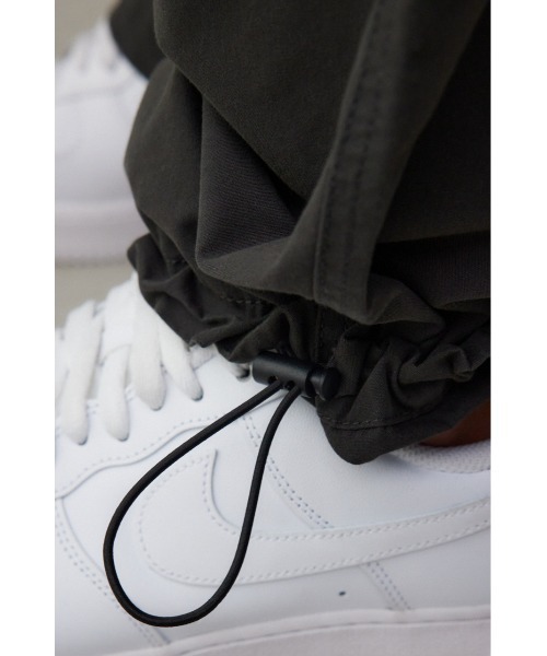 AZUL by moussy（アズールバイマウジー）の「ワイドスノーパンツ（その他パンツ・メンズ・ブラック/カーキ・FREE）」の12枚目の写真