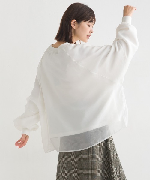 OMNES（オムネス）の「オーガンジーレイヤードダンボールニットボリューム袖ルオーバー（Tシャツ/カットソー・レディース・グレイッシュベージュ/ホワイト/ベージュ/ブラック/ブルー/グレー/オフホワイト・FREE）」の2枚目の写真