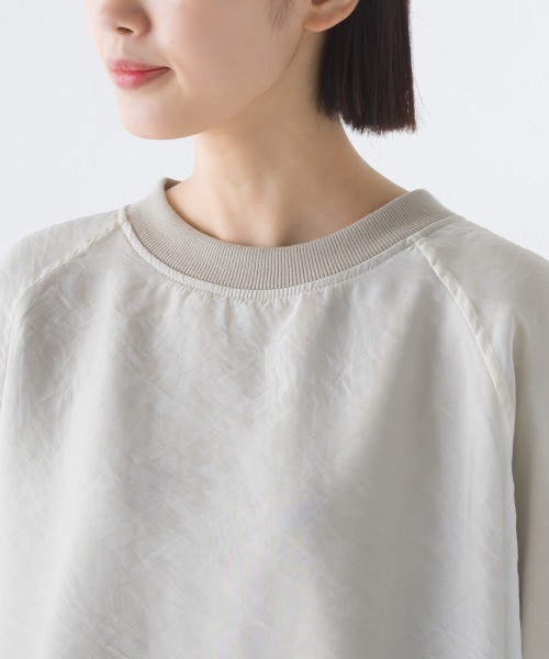 OMNES（オムネス）の「オーガンジーレイヤードダンボールニットボリューム袖ルオーバー（Tシャツ/カットソー・レディース・グレイッシュベージュ/ホワイト/ベージュ/ブラック/ブルー/グレー/オフホワイト・FREE）」の8枚目の写真