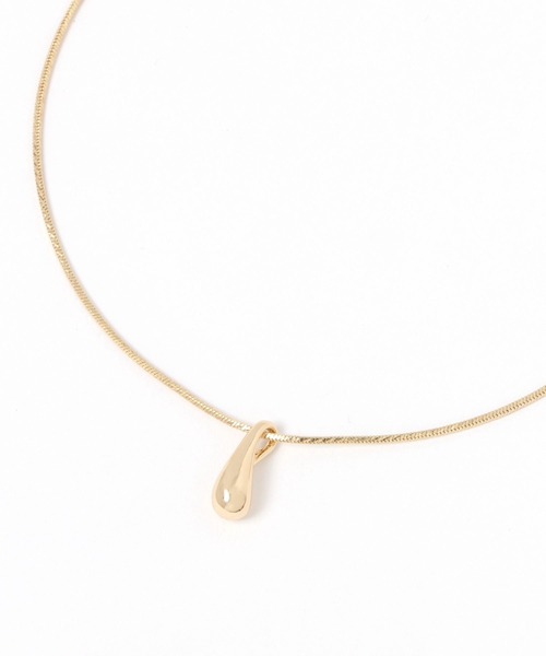 niko and...(ニコアンド)の「メタル変形雫トップネックレス(ネックレス・レディース・グレー/イエロー・0)」の1枚目の写真