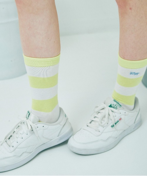 RNA（アールエヌエー）の「E4980 ボールドボーダーソックス（ソックス/靴下・レディース・ブラック×ホワイト/ライトイエロー/ベビーピンク/ネイビー・FREE）」の12枚目の写真