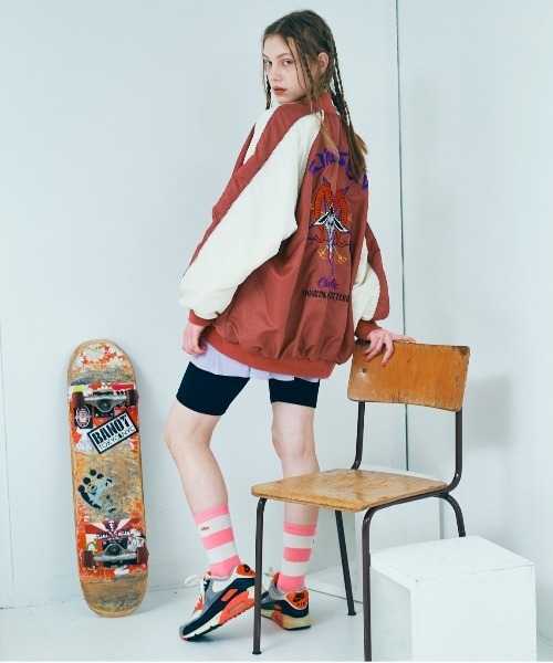 RNA（アールエヌエー）の「E4980 ボールドボーダーソックス（ソックス/靴下・レディース・ブラック×ホワイト/ライトイエロー/ベビーピンク/ネイビー・FREE）」の16枚目の写真