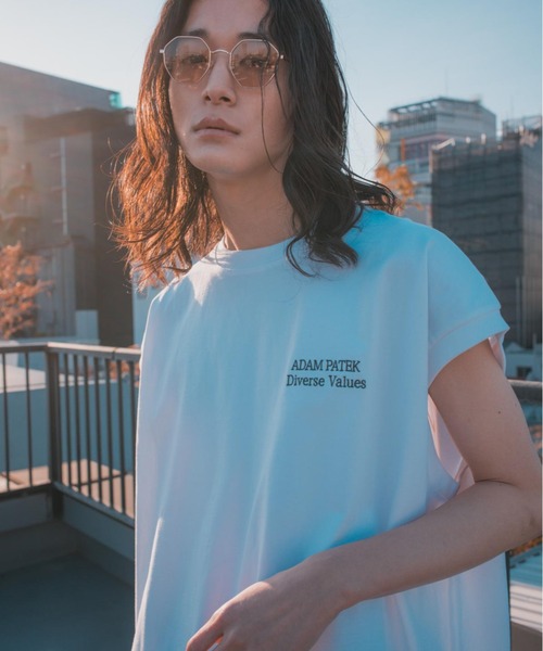 ADAM PATEK(アダムパテック)の「【ADAMPATEK/アダムパテック】logo embroidery sleeveless/ロゴ刺繍、プリントノースリーブTシャツ(Tシャツ/カットソー・レディース・ブラック/ホワイト・2/1)」の5枚目の写真