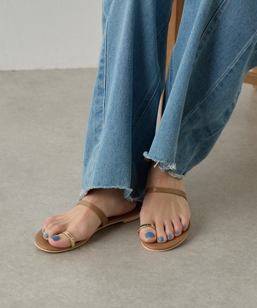 PAPILLONNER（パピヨネ）の「アクセントフラットサンダル（サンダル・レディース・ブラック/ベージュ・36/37/38）」の4枚目の写真