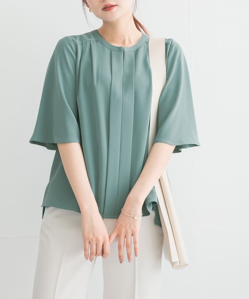 URBAN RESEARCH ROSSO WOMEN(アーバンリサーチ ロッソ)の「ウォッシャブルフレアスリーブタックブラウス(シャツ/ブラウス・レディース・オフホワイト/ネイビー/グリーン・FREE)」の3枚目の写真