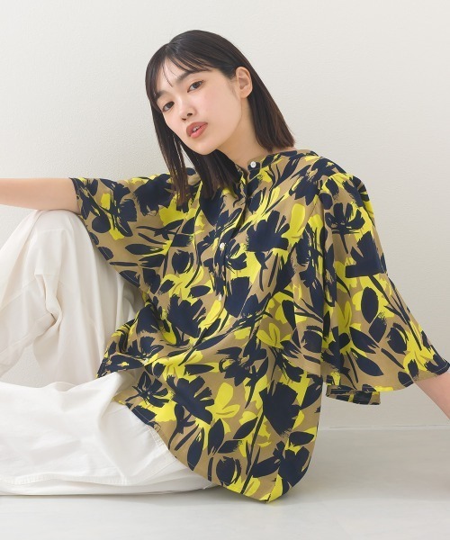 OMNES(オムネス)の「レーヨンフレア袖バンドカラーシャツ(シャツ/ブラウス・レディース・ブルー系その他/ホワイト系その他/ベージュ系その他/ブラック系その他/ブラウン系その他/ブルー/ブラック/ブルー系その他2/ネイビー系・FREE)」の9枚目の写真