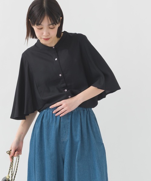 OMNES(オムネス)の「レーヨンフレア袖バンドカラーシャツ(シャツ/ブラウス・レディース・ブルー系その他/ホワイト系その他/ベージュ系その他/ブラック系その他/ブラウン系その他/ブルー/ブラック/ブルー系その他2/ネイビー系・FREE)」の22枚目の写真