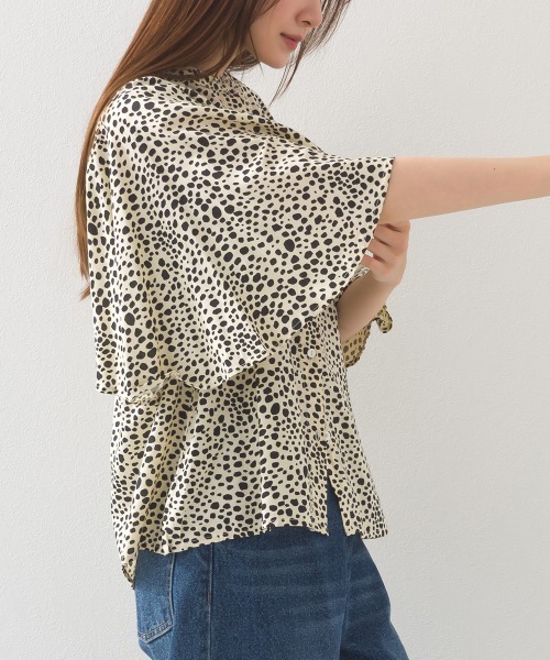OMNES(オムネス)の「レーヨンフレア袖バンドカラーシャツ(シャツ/ブラウス・レディース・ブルー系その他/ホワイト系その他/ベージュ系その他/ブラック系その他/ブラウン系その他/ブルー/ブラック/ブルー系その他2/ネイビー系・FREE)」の18枚目の写真