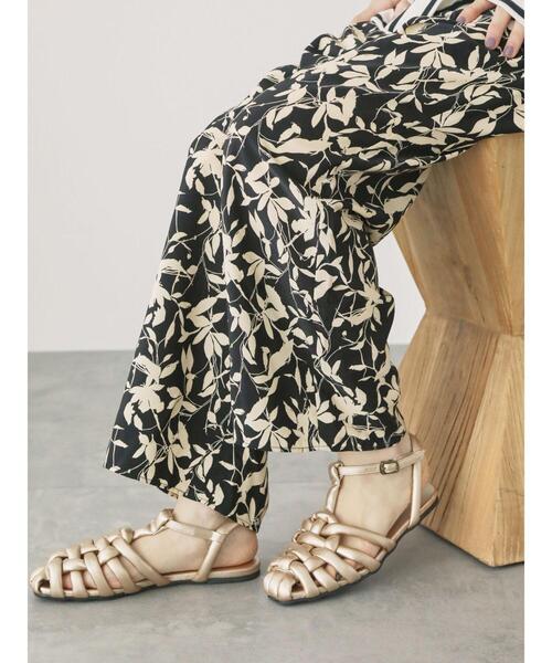 Lugnoncure(ルノンキュール)の「パデッドサンダル(サンダル・レディース・ゴールド/オフホワイト/ブラック・L/M)」の3枚目の写真