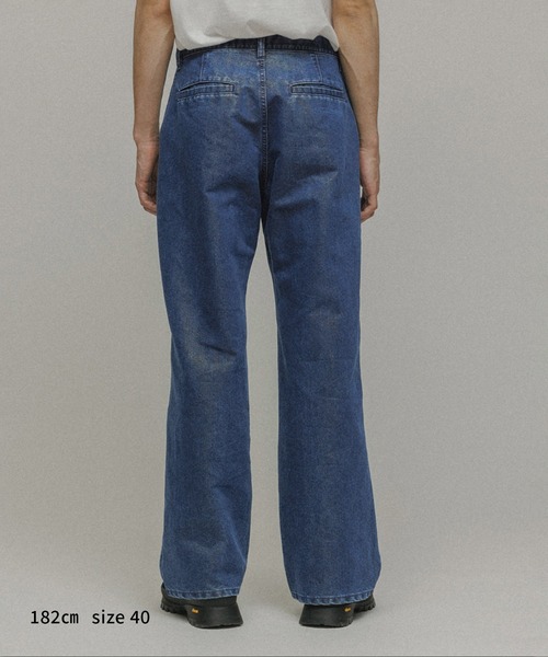 M TO R（ムウトアール）の「［PANTS］GLITTER DENIM COIN POCKET TACK PANTS（デニムパンツ・レディース・ブルー・42/40/38）」の16枚目の写真