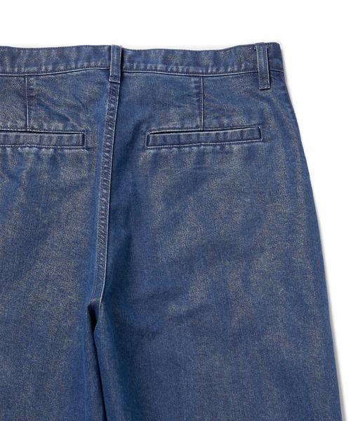 M TO R（ムウトアール）の「［PANTS］GLITTER DENIM COIN POCKET TACK PANTS（デニムパンツ・レディース・ブルー・42/40/38）」の2枚目の写真
