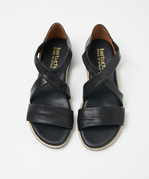 collex（コレックス）の「【bertuchi／ベルトゥーチ】 ローエスパクロスシューズ（サンダル・レディース・ブラック/ホワイト・36/37/38）」の2枚目の写真