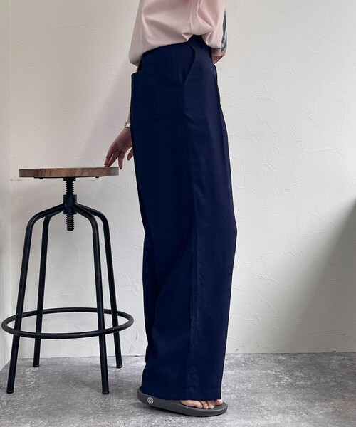 fredy emue（フレディエミュ）の「クールタンブラーツイルスラックス（スラックス・レディース・チャコールグレー/ブラック/ネイビー/レッド・39/38/36）」の14枚目の写真