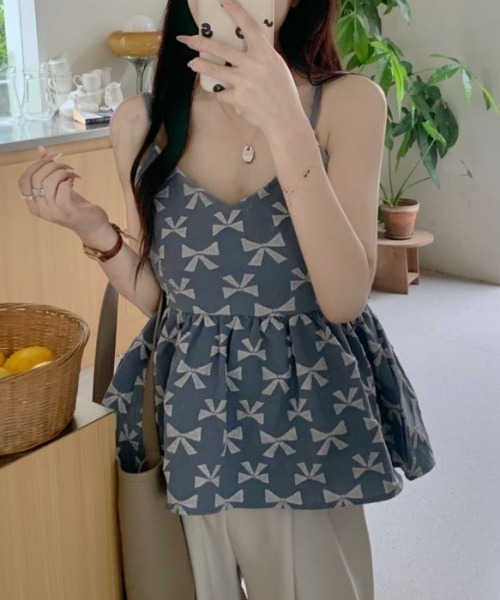 Diosfront（ディオスフロント）の「リボンジャガードVネックペプラムキャミソール（キャミソール・レディース・ブラック/ブルーグレー/ホワイト・FREE）」の22枚目の写真