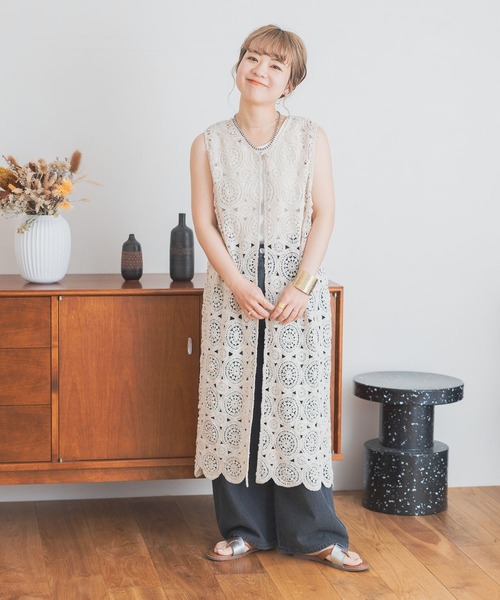 studio CLIP（スタディオクリップ）の「【my fit CLIP/低身長スタッフ企画】レースジレワンピース（ベスト・レディース・チャコール/ナチュラル・FREE）」の2枚目の写真