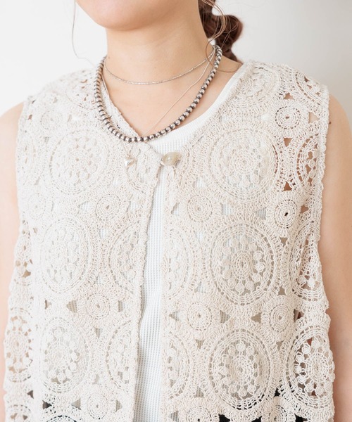 studio CLIP（スタディオクリップ）の「【my fit CLIP/低身長スタッフ企画】レースジレワンピース（ベスト・レディース・チャコール/ナチュラル・FREE）」の20枚目の写真