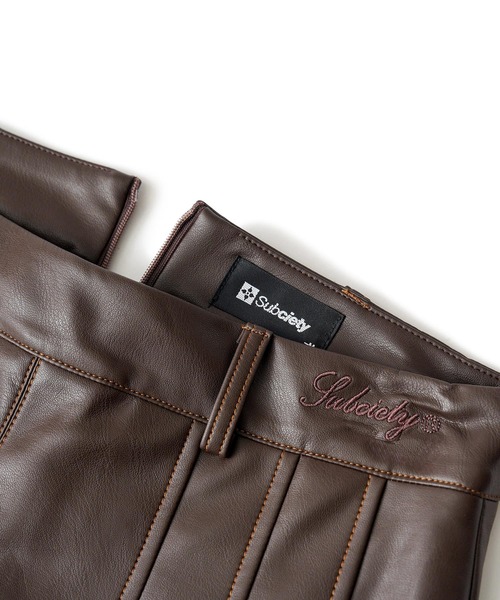 Subciety(サブサエティ)の「FAKE LEATHER MINI SKIRT【WOMEN】(スカート・レディース・ブラック/ブラウン・SMALL/MEDIUM)」の8枚目の写真