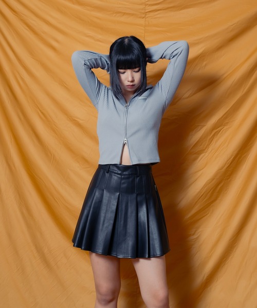 Subciety(サブサエティ)の「FAKE LEATHER MINI SKIRT【WOMEN】(スカート・レディース・ブラック/ブラウン・SMALL/MEDIUM)」の10枚目の写真