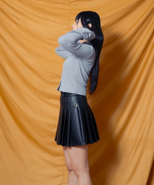 Subciety(サブサエティ)の「FAKE LEATHER MINI SKIRT【WOMEN】(スカート・レディース・ブラック/ブラウン・SMALL/MEDIUM)」の11枚目の写真