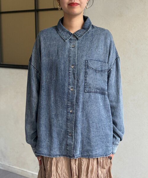 Chez toi(シェトワ)の「【軽くて柔らかい】【シーズンレス】BACKギャザーパウダー加工デニムシャツ(シャツ/ブラウス・レディース・インディゴブルー/サックスブルー/グレー/オフホワイト/チャコールグレー・FREE)」の20枚目の写真