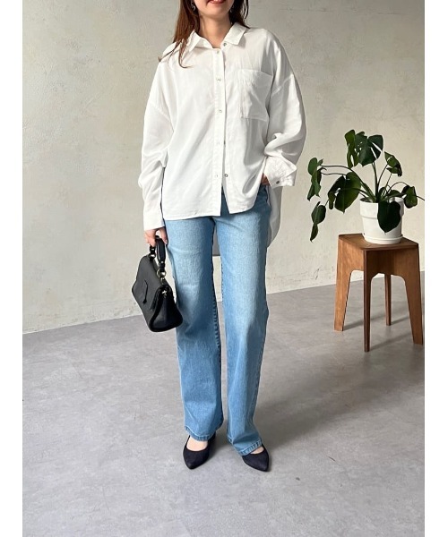 Chez toi(シェトワ)の「【軽くて柔らかい】【シーズンレス】BACKギャザーパウダー加工デニムシャツ(シャツ/ブラウス・レディース・インディゴブルー/サックスブルー/グレー/オフホワイト/チャコールグレー・FREE)」の6枚目の写真