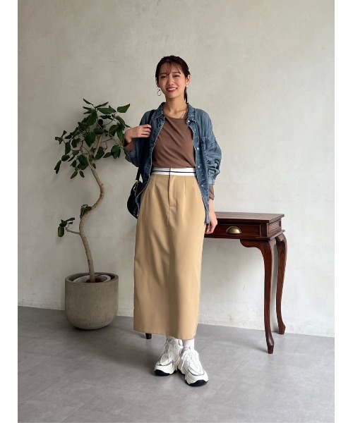 Chez toi(シェトワ)の「【軽くて柔らかい】【シーズンレス】BACKギャザーパウダー加工デニムシャツ(シャツ/ブラウス・レディース・インディゴブルー/サックスブルー/グレー/オフホワイト/チャコールグレー・FREE)」の10枚目の写真