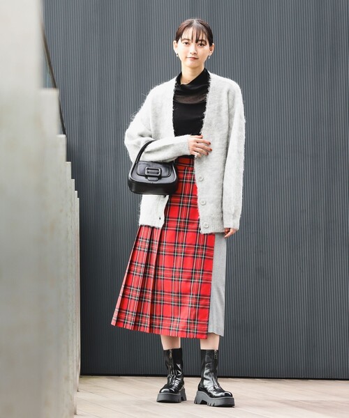 Ray BEAMS（レイビームス）の「ソフト シャギー Vネック カーディガン（カーディガン/ボレロ・レディース・ピンク/ライトグレー/グリーン系その他2・ONE SIZE）」の20枚目の写真