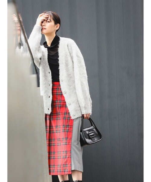 Ray BEAMS（レイビームス）の「ソフト シャギー Vネック カーディガン（カーディガン/ボレロ・レディース・ピンク/ライトグレー/グリーン系その他2・ONE SIZE）」の5枚目の写真