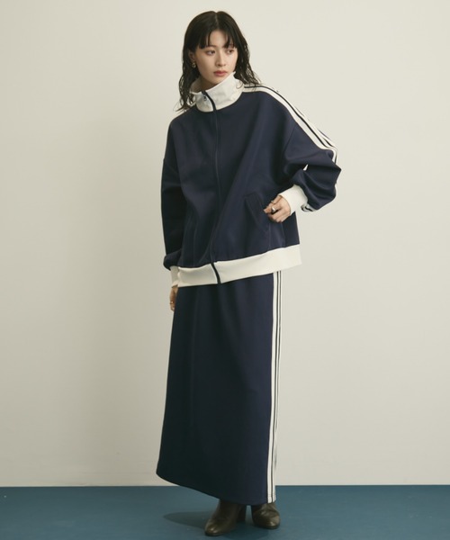 MERLOT(メルロー)の「オーバーサイズダブルライントラックジャケット/セットアップ着用可能(ジャージ・レディース・バーガンディー/ネイビー・FREE)」の8枚目の写真