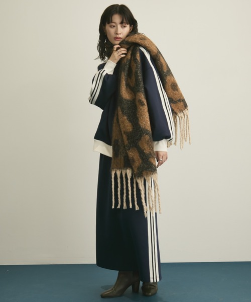 MERLOT(メルロー)の「オーバーサイズダブルライントラックジャケット/セットアップ着用可能(ジャージ・レディース・バーガンディー/ネイビー・FREE)」の10枚目の写真