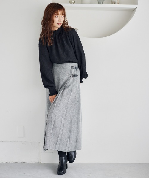 mysty woman(ミスティウーマン)の「ハイネックシャーリングブラウス 152029(シャツ/ブラウス・レディース・ブラック/アイボリー・FREE)」の3枚目の写真