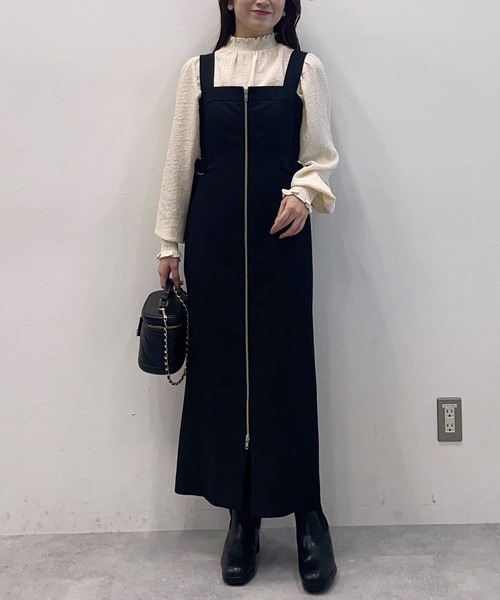 mysty woman(ミスティウーマン)の「ハイネックシャーリングブラウス 152029(シャツ/ブラウス・レディース・ブラック/アイボリー・FREE)」の17枚目の写真