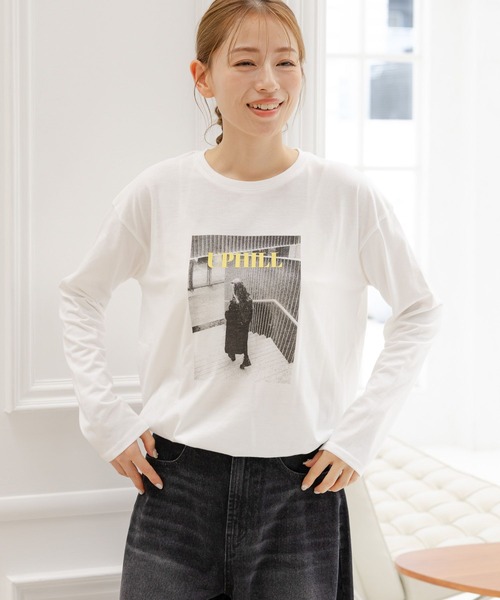 LAKOLE（ラコレ）の「アソートフォトプリント長袖T / 148086（Tシャツ/カットソー・レディース・オフホワイト/チャコール/ピンク・MEDIUM/SMALL）」の2枚目の写真