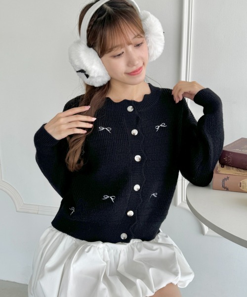 Loueme(ルエム)の「リボン刺繍スカラップカーディガン(カーディガン/ボレロ・レディース・レッド/アイボリー/ブラック・FREE)」の3枚目の写真