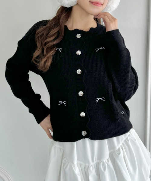 Loueme(ルエム)の「リボン刺繍スカラップカーディガン(カーディガン/ボレロ・レディース・レッド/アイボリー/ブラック・FREE)」の9枚目の写真