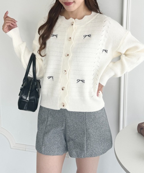 Loueme(ルエム)の「リボン刺繍スカラップカーディガン(カーディガン/ボレロ・レディース・レッド/アイボリー/ブラック・FREE)」の6枚目の写真