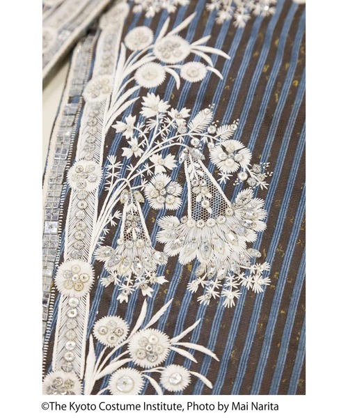 MEDE19F（メデジュウキュウ）の「ＫＣＩ×ＭＥＤＥ１９Ｆ　衣裳柄ソックス〈アメリカンブラウン〉（ソックス/靴下・レディース・ブラウン・ONE SIZE）」の4枚目の写真