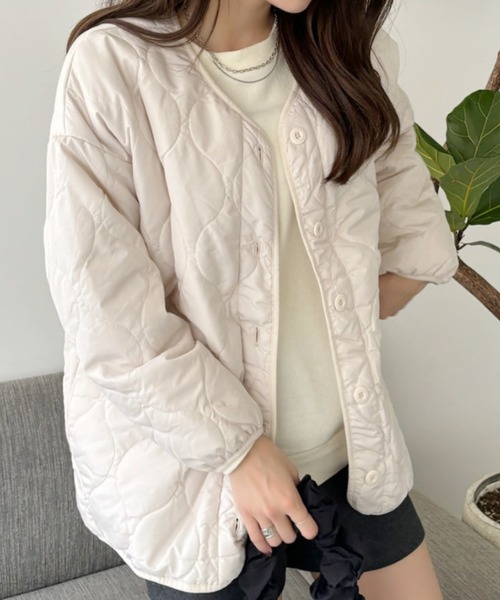 TREOVER(トレオーバー)の「キルティング中綿ジャケット(ノーカラージャケット・レディース・ブラック/アイボリー/カーキ/ベージュ・FREE)」の5枚目の写真