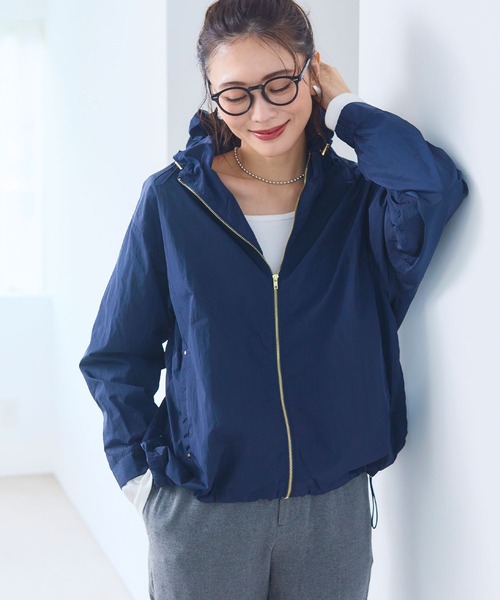 CROSS FUNCTION（クロスファンクション）の「《撥水・花粉対策・UV対策》アクティかる シャイニーナイロンフードブルゾン【CF/クロスファンクション】（ブルゾン・レディース・ネイビー/キャメル・3L/LL/L/M）」の9枚目の写真