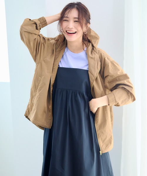 CROSS FUNCTION（クロスファンクション）の「《撥水・花粉対策・UV対策》アクティかる シャイニーナイロンフードブルゾン【CF/クロスファンクション】（ブルゾン・レディース・ネイビー/キャメル・3L/LL/L/M）」の15枚目の写真