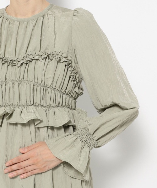 mysty woman（ミスティウーマン）の「【オケージョン】シャーリングワンピース　 242438（ドレス・レディース・ブラック/ベージュ/グリーン・FREE）」の12枚目の写真