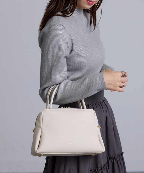 tov（トーヴ）の「【TOV】PETAL M T25S07B529（ショルダーバッグ・レディース・アイボリー/ブラック/ライトブルー/ネイビー/ブラウン・FREE）」の17枚目の写真