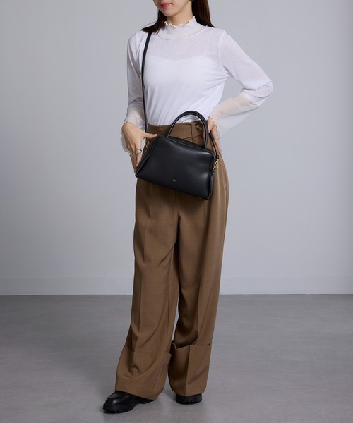 tov（トーヴ）の「【TOV】PETAL M T25S07B529（ショルダーバッグ・レディース・アイボリー/ブラック/ライトブルー/ネイビー/ブラウン・FREE）」の10枚目の写真