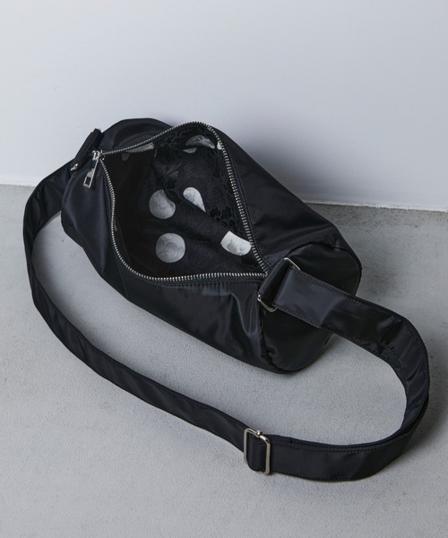 manana suerte(マニャーナスエルテ)の「ドラムショルダーバッグ(ショルダーバッグ・レディース・ブラック・FREE)」の1枚目の写真