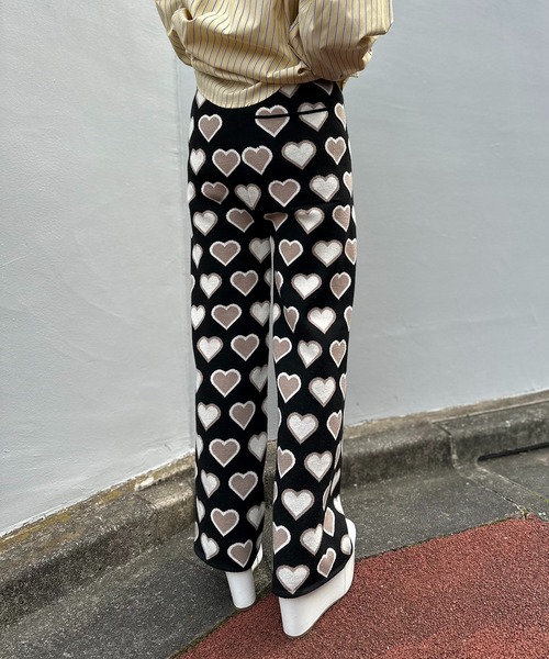 mi via loca（ミヴィアロカ）の「カラーハート柄ニットパンツ（その他パンツ・レディース・ブラック/杢グレー/ネイビー・FREE）」の5枚目の写真