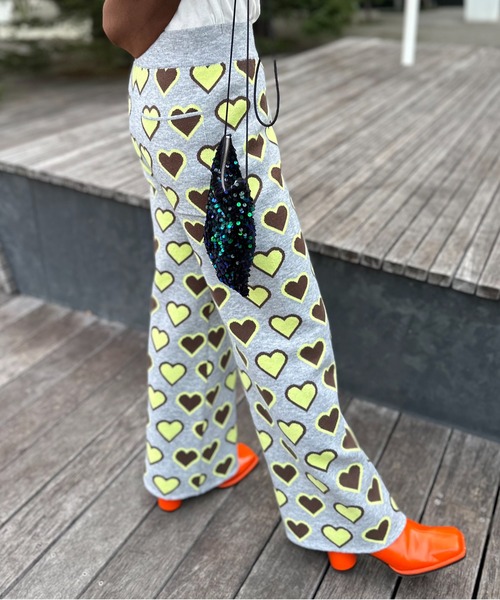 mi via loca（ミヴィアロカ）の「カラーハート柄ニットパンツ（その他パンツ・レディース・ブラック/杢グレー/ネイビー・FREE）」の7枚目の写真